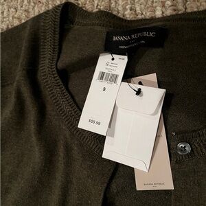 Banana Republic Women's Cardigan in Olive